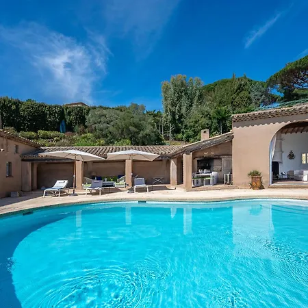 Vue Exceptionnelle Golfe De Saint -tropez Piscine 6ch 6 Sdb 12 Personnes Villa Sainte-Maxime