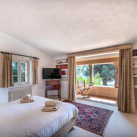 Villa Vue Exceptionnelle Golfe De Saint -tropez Piscine 6ch 6 Sdb 12 Personnes *