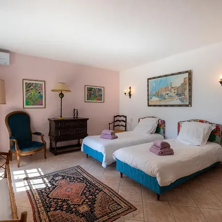 Vue Exceptionnelle Golfe De Saint -tropez Piscine 6ch 6 Sdb 12 Personnes Villa