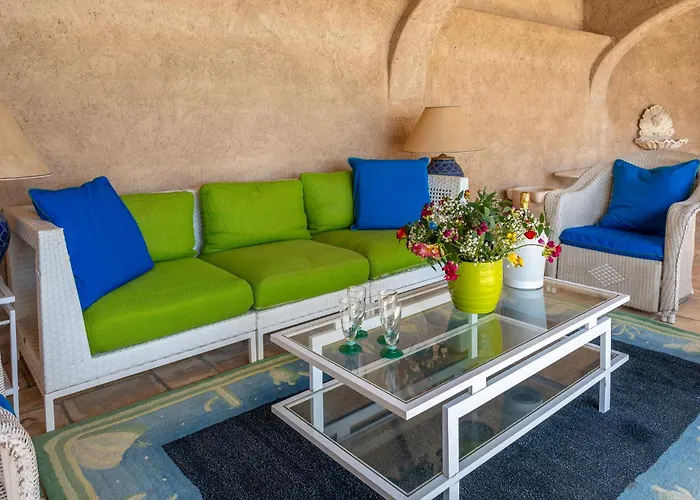 Vue Exceptionnelle Golfe De Saint -tropez Piscine 6ch 6 Sdb 12 Personnes Villa