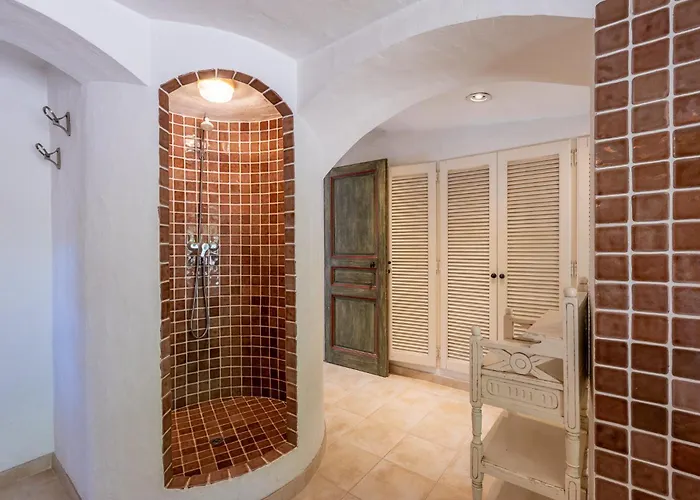 Vue Exceptionnelle Golfe De Saint -tropez Piscine 6ch 6 Sdb 12 Personnes *