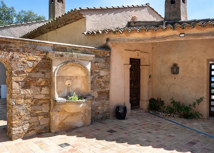 Villa Vue Exceptionnelle Golfe De Saint -tropez Piscine 6ch 6 Sdb 12 Personnes *