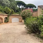 Villa Vue Exceptionnelle Golfe De Saint -tropez Piscine 6ch 6 Sdb 12 Personnes