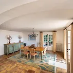 Vue Exceptionnelle Golfe De Saint -tropez Piscine 6ch 6 Sdb 12 Personnes Villa
