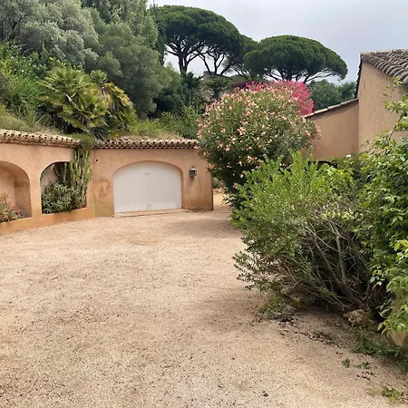 וילה Vue Exceptionnelle Golfe De Saint -tropez Piscine 6ch 6 Sdb 12 Personnes