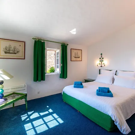 Vue Exceptionnelle Golfe De Saint -tropez Piscine 6ch 6 Sdb 12 Personnes וילה
