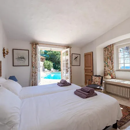 Vue Exceptionnelle Golfe De Saint -tropez Piscine 6ch 6 Sdb 12 Personnes *