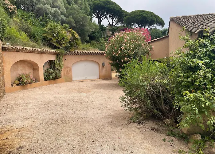 Villa Vue Exceptionnelle Golfe De Saint -tropez Piscine 6ch 6 Sdb 12 Personnes