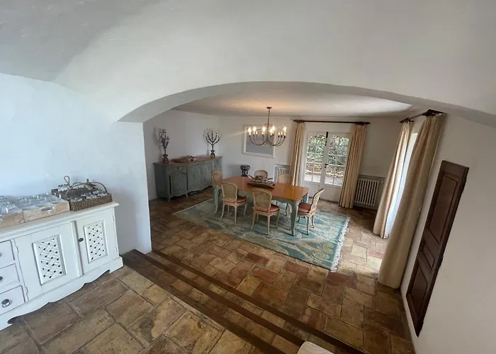 Familiale Vue Exceptionnelle Golfe De Saint -tropez 6ch 6 Sdb 12 Personnes Villa