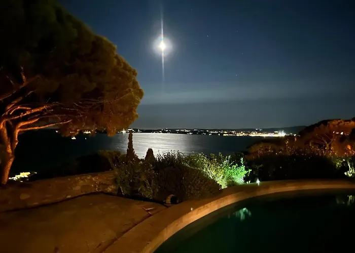 Familiale Vue Exceptionnelle Golfe De Saint -tropez 6ch 6 Sdb 12 Personnes