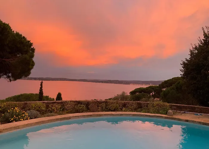 Familiale Vue Exceptionnelle Golfe De Saint -tropez 6ch 6 Sdb 12 Personnes * Sainte-Maxime