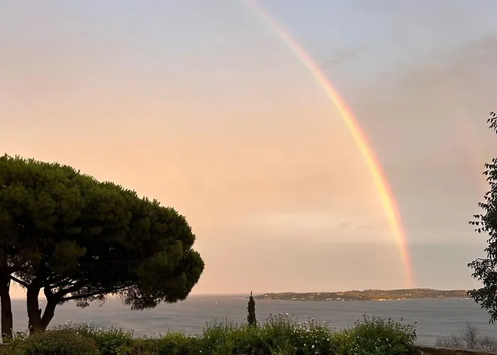 Familiale Vue Exceptionnelle Golfe De Saint -tropez 6ch 6 Sdb 12 Personnes