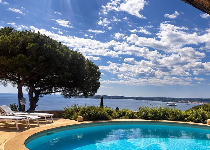 Vue Exceptionnelle Golfe De Saint -tropez Piscine 6ch 6 Sdb 12 Personnes Villa Sainte-Maxime