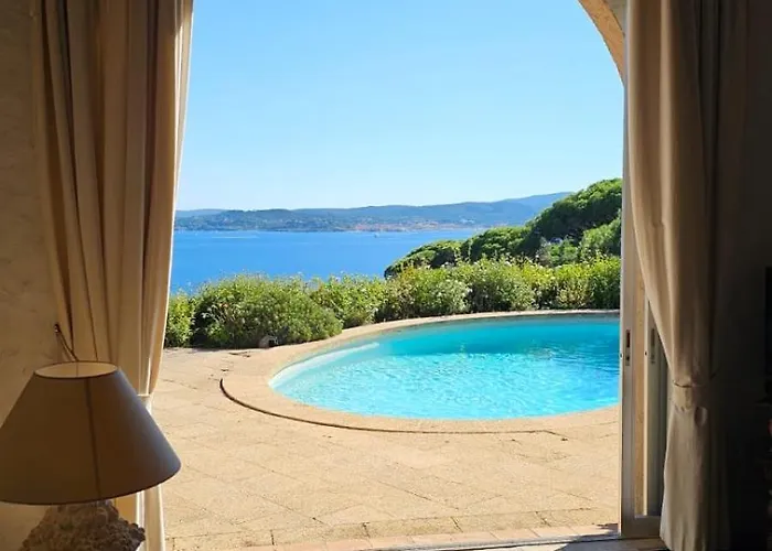 Vue Exceptionnelle Golfe De Saint -tropez Piscine 6ch 6 Sdb 12 Personnes ヴィラ