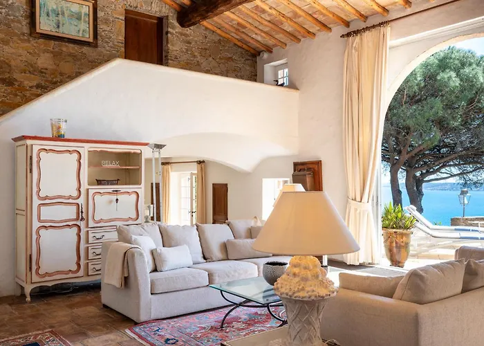 Vue Exceptionnelle Golfe De Saint -tropez Piscine 6ch 6 Sdb 12 Personnes ヴィラ *