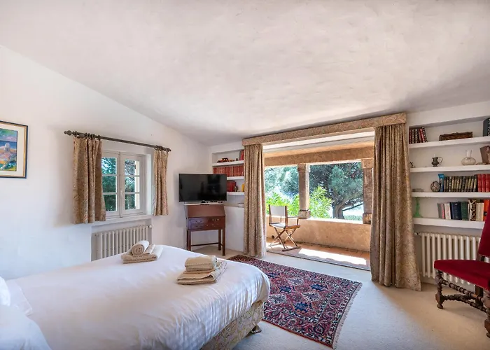 Villa Vue Exceptionnelle Golfe De Saint -tropez Piscine 6ch 6 Sdb 12 Personnes *