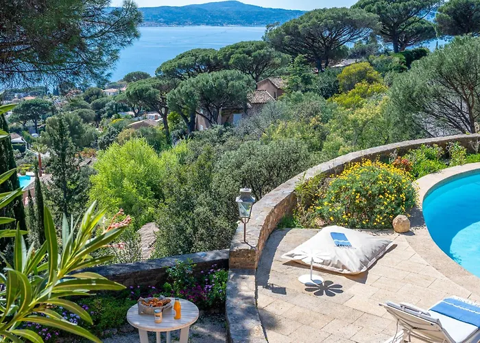 Vue Exceptionnelle Golfe De Saint -tropez Piscine 6ch 6 Sdb 12 Personnes ヴィラ