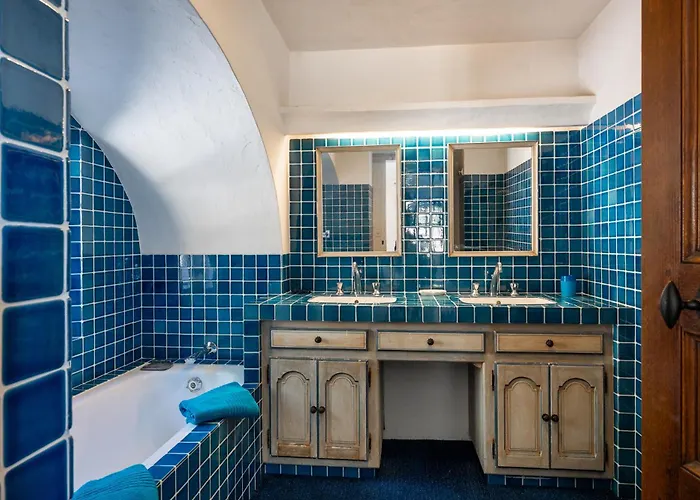 Vue Exceptionnelle Golfe De Saint -tropez Piscine 6ch 6 Sdb 12 Personnes *