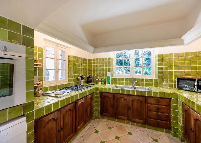 Villa Vue Exceptionnelle Golfe De Saint -tropez Piscine 6ch 6 Sdb 12 Personnes *